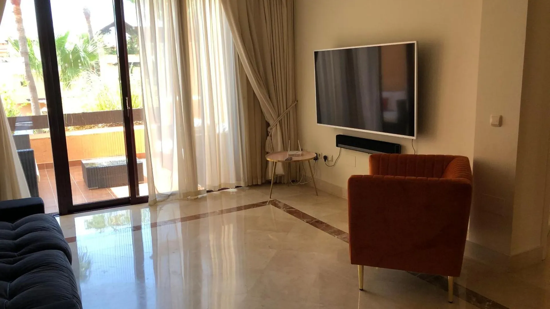 1320: San Pedro Beach 2 Bed Penthouse Marbella 0*,  Spagna